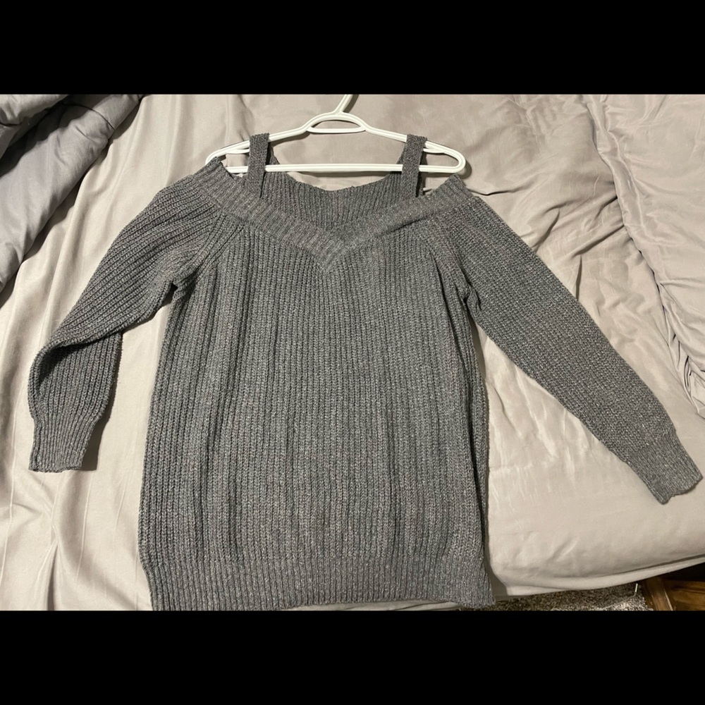 COPY - Open shoulder sweater